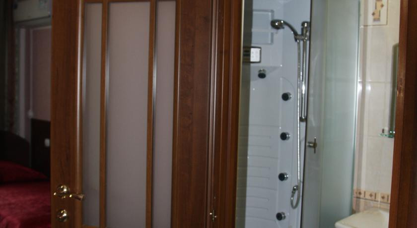 lajner jakutsk reka lena karaoke 12 гостиница лайнер в якутске телефон