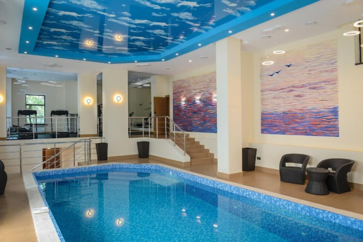 Absolute Hotel Astana Parking - 