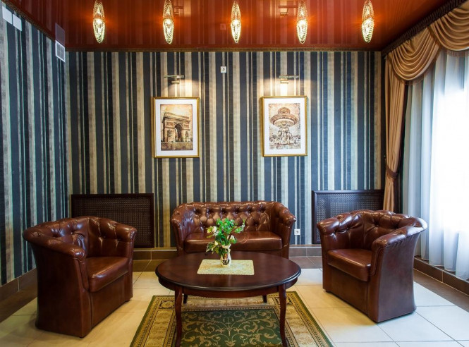 Gostinica Art Otel Kirov Parkovka 3 Kirov Ulica Gercena 88 Sajt Partner